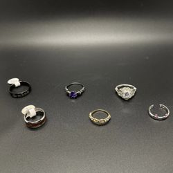 Jewelry - 6 Rings 