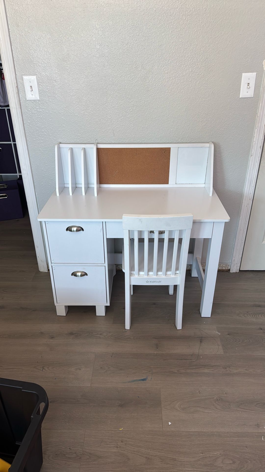 Desk..Small..Kids