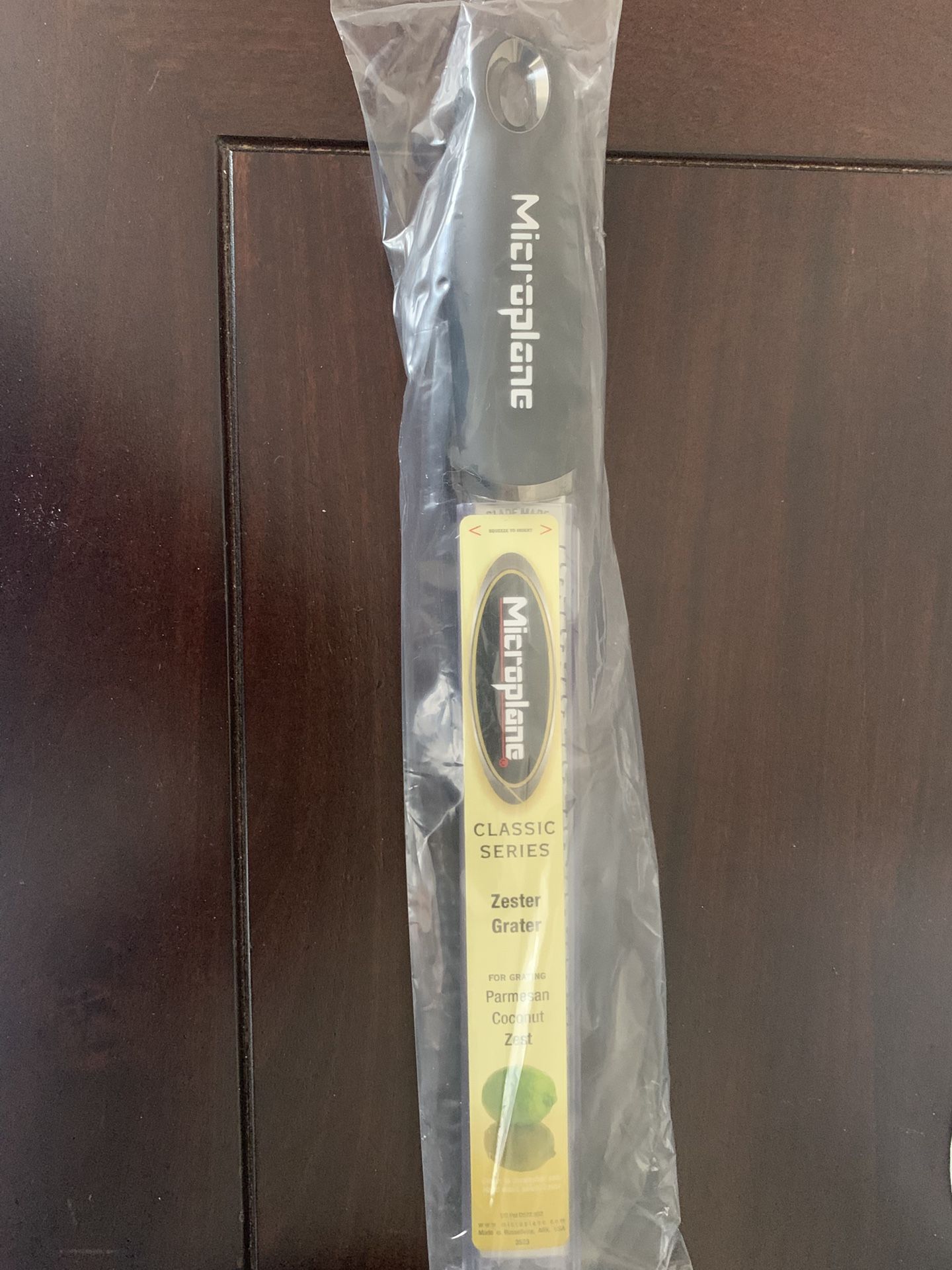 Brand New Microplane Classic Series Zester Grater (for Grating Parmesan, Coconut , Zest)