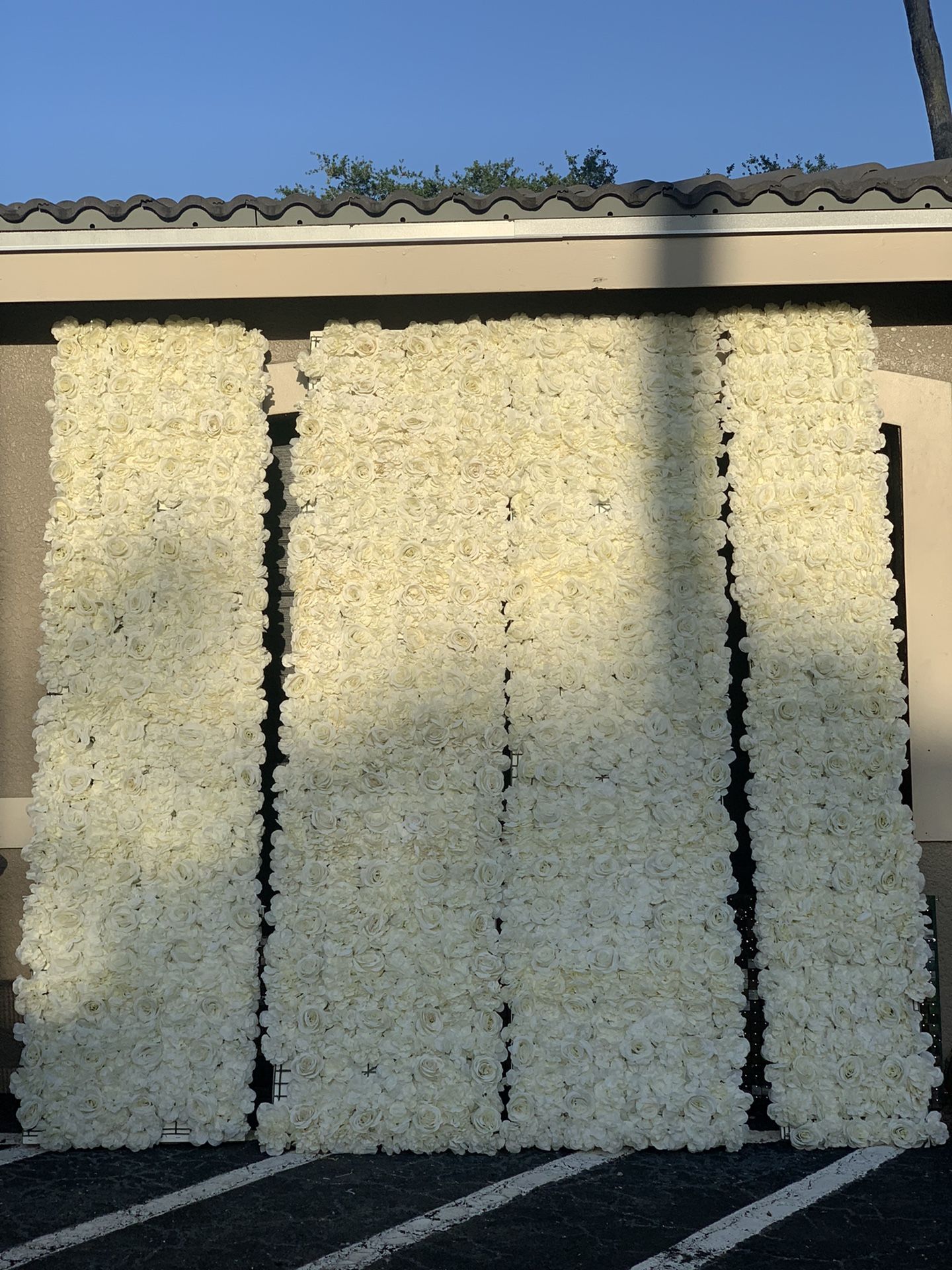 Artificial White Flower Back Drop