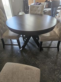 Round Dinning Room Table Wood