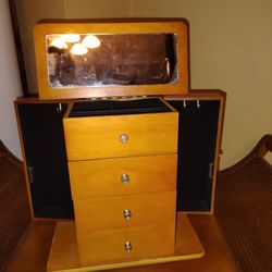 Jewlery/ Trinket Box