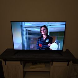 TV Insignia™ - 43" Class F30 Series LED 4K UHD Smart Fire TV