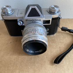 PRAKTINA FX  With Carl Zeiss Jena Lens