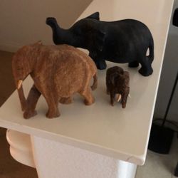 3 Wooden Elephants 