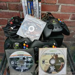 Xbox (OG) Console Full functional with 3 controllers and 10 classic games Bundle