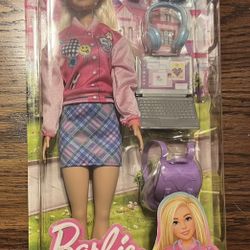 Barbie Back to School Barbie Loves School HRG84 - NEW