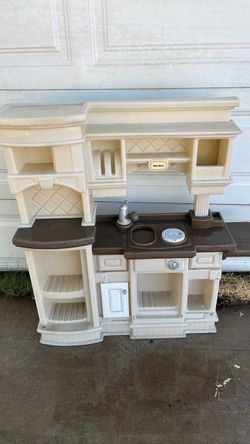 Little tikes kitchen