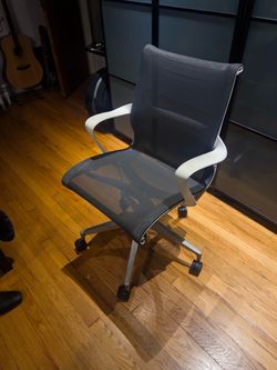 Herman Miller Setu White Fixed Arm Chair