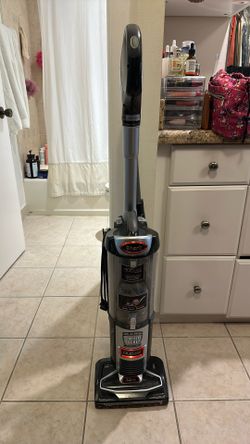 shark duo clean, works very well, comes with other accessories