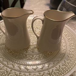 Elegantes  Jarras Royal Devon Hechas En Usa 