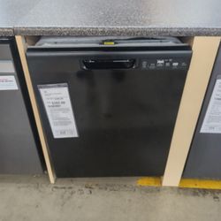 GE Built In Dishwasher GDF535P Retail $599 SAVE$317