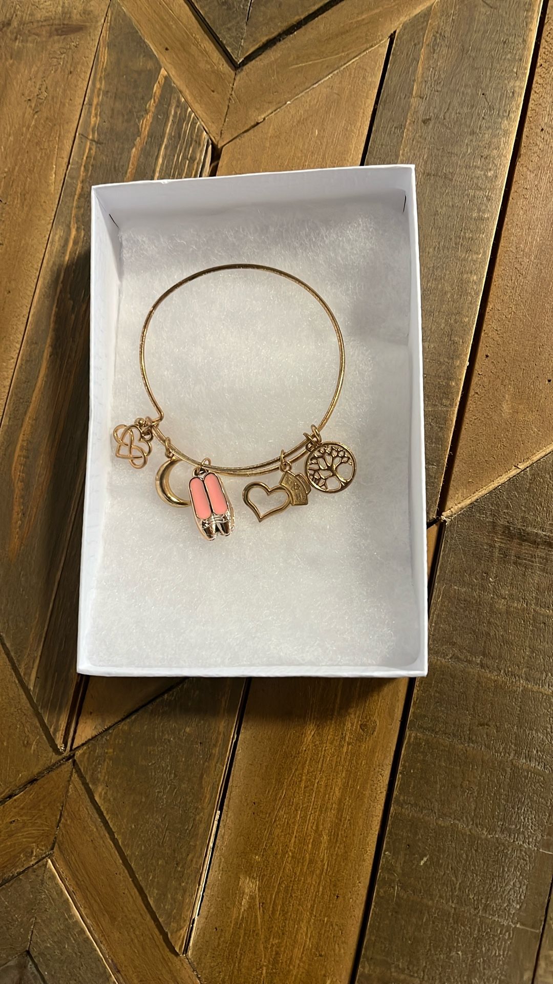 A Nurses Love charm bracelet