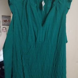 Brand New Ladies Lane Bryant 22/24 V-neck Ruffle Trim Sleeveless Blouse