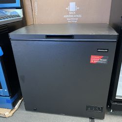 Frigidaire 7.0cu Chest Freezer 