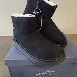 Universal Thread Boots 
