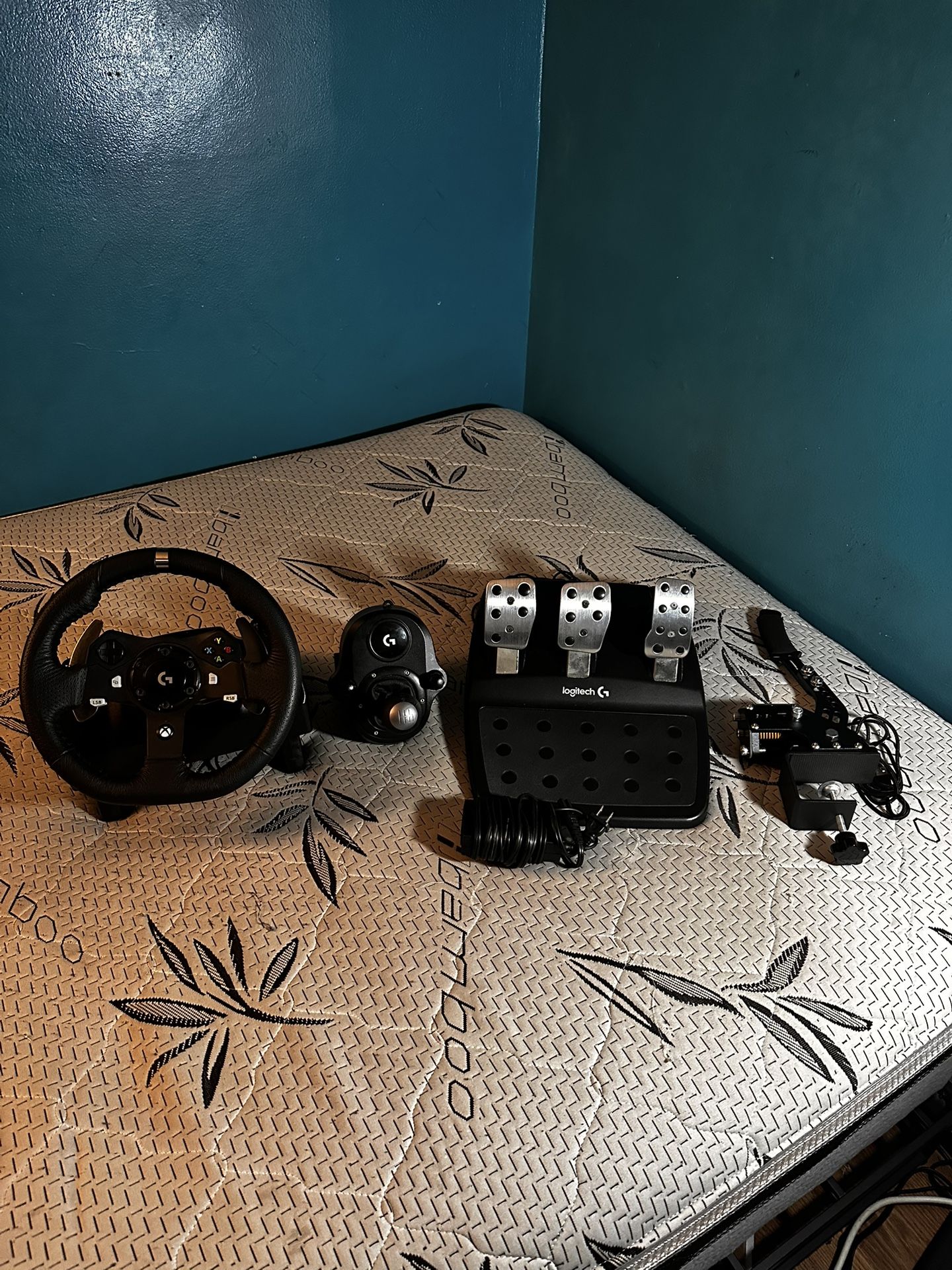 Logitech G290 with Shifter And E-Brake