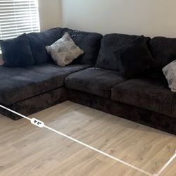 Sectional Couch In Great Condition (black)
