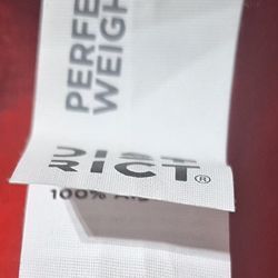 (BB - 9)  DISTRICT WOMEN'S V-NECK RED T-SHIRT SIZE X-LARGE 