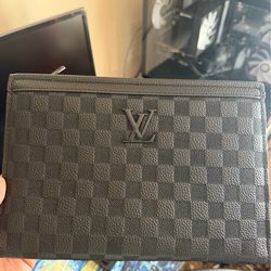 Louis Vuitton Pochette Voyage