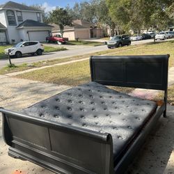 Queen Sz Bed Frame & Mattress 