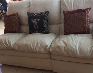Beautiful White Leather Recliner Sofa!