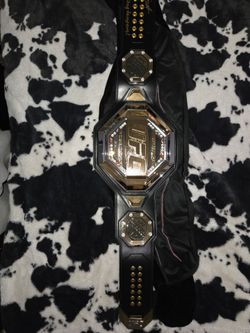 Israel Adesanya Autographed ufc belt