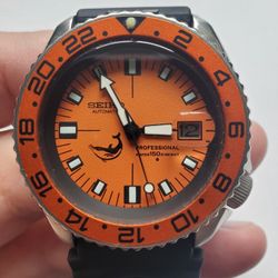 Seiko Scuba Diver's 7002-700J Automatic Watch Vintage Dolphin
