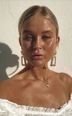 Gorgeous geometric-shaped Earrings, gold color