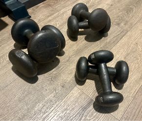 3 pairs of Classic Cast Iron Dumbbells: 8s, 10s and 15s.  Total: 66 pounds