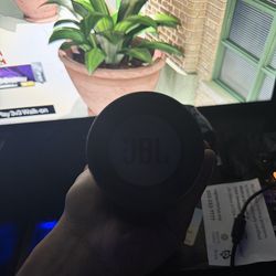 JBL charge essential