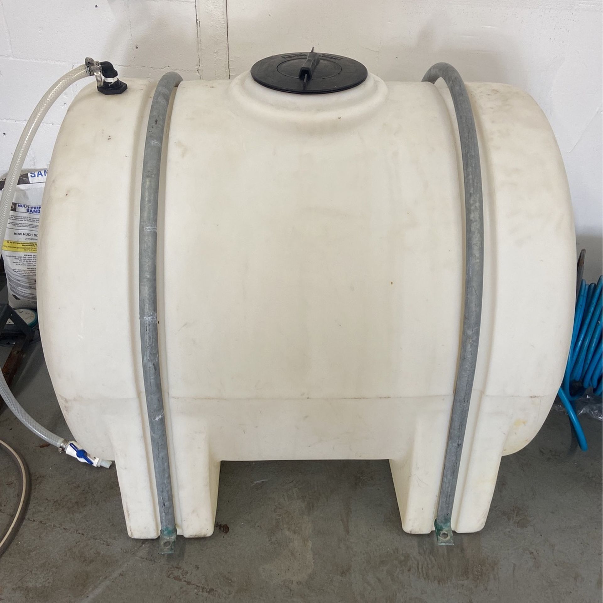 225 Gallon Water Tank