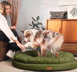 Cleva Dog Bed  BRAND NEW 