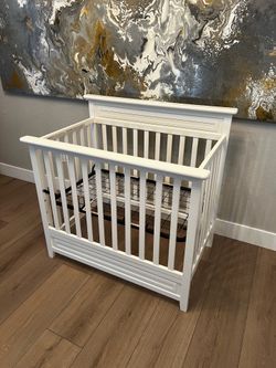 White Storkcraft Petal 4-in-1 Convertible MINI Crib- White Crib