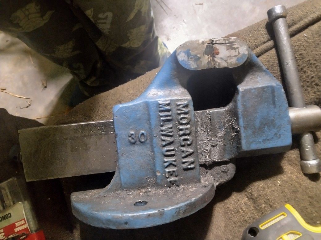Morgan Milwaukee Bench Vise 