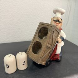 Chef Salt And Pepper Shaker Cook With Box Pallet