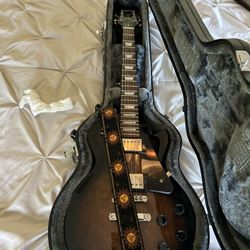 GREAT DEAL !! Epiphone Les Paul. Fender Mustang amp