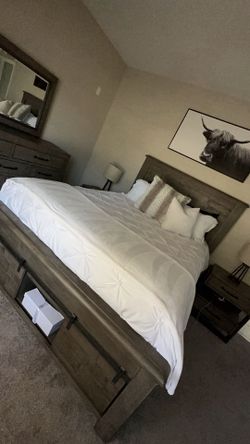 Bedroom set