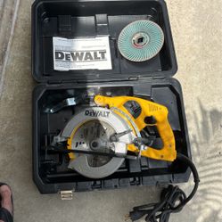 DeWalt Framing Saw 7 1/4”