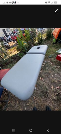 Massage Table with Face Cradle Hole