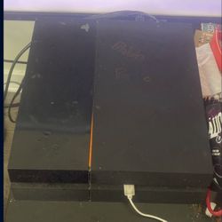 PS4 With Controller And Charger station 