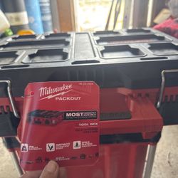 NEW Milwaukee Packout Toolbox 48-22-8424 – Never Used