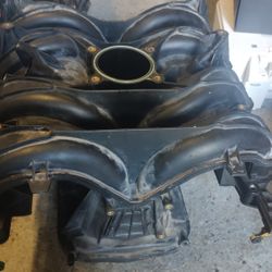 Ford 5.4 Intake From 2005 Expedition 