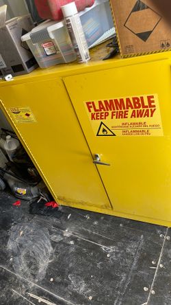 Eagle  safety. 30 gal box.