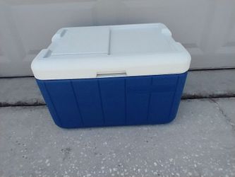 Vintage Coleman 40 lce Chest Cooler With Lid Flap