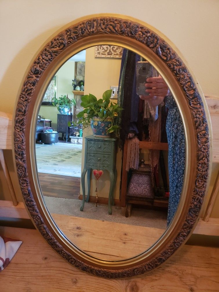 Ornate Vintage Mirror...Oval