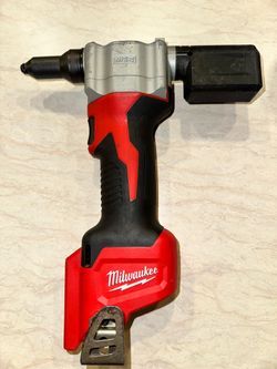 Milwaukee m12 rivet gun