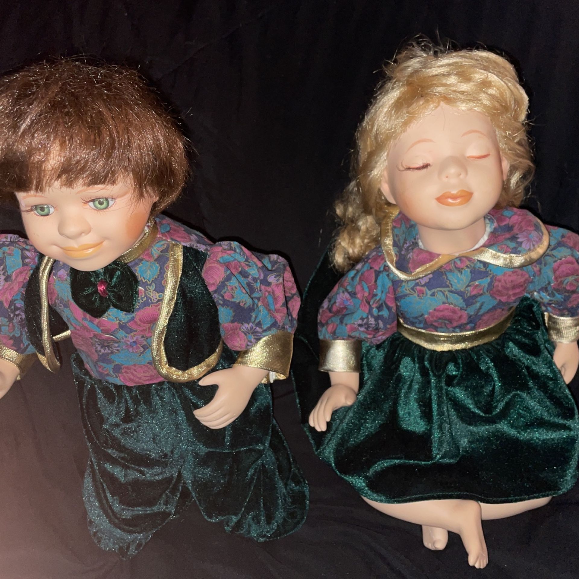 Vintage Porcelain Dolls Set
