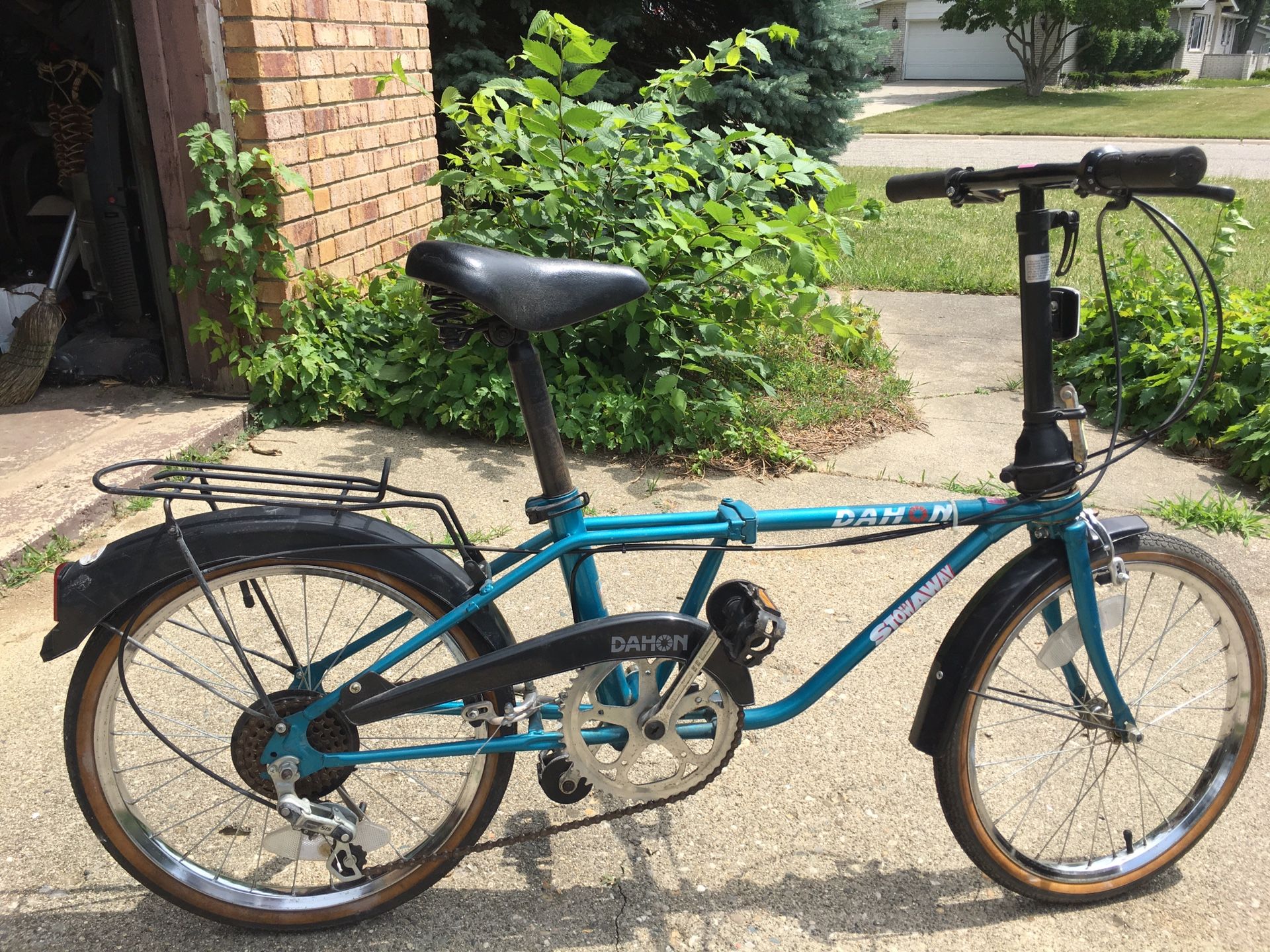 Nice dahon stowaway folding bike