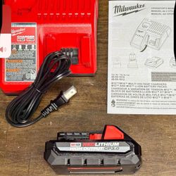 Milwaukee Batterie 3.0 And Charger Brand New